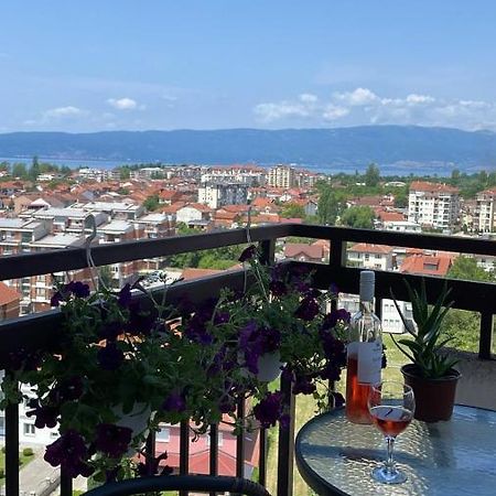Stunning Lake And Mountain Views - Velkoski Apartments Охрид Экстерьер фото
